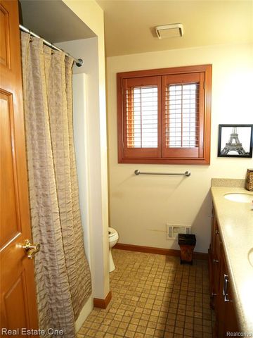 12704 Beresford Drive, Sterling Heights, MI 48313