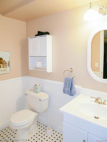 12704 Beresford Drive, Sterling Heights, MI 48313