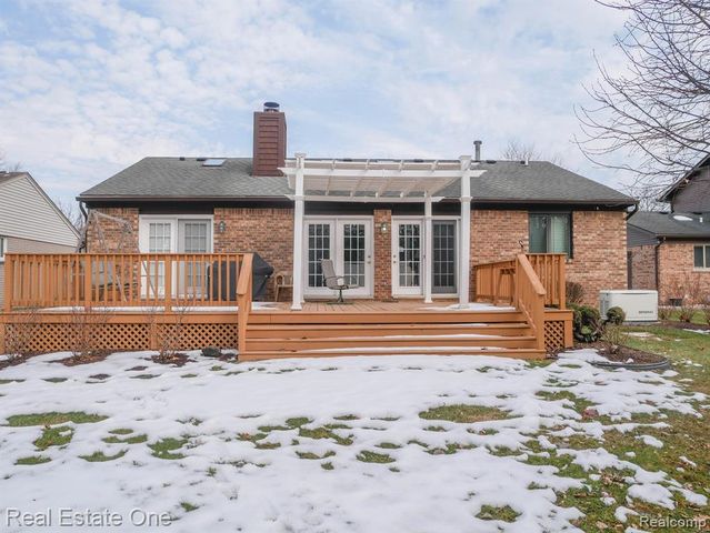 12704 Beresford Drive, Sterling Heights, MI 48313