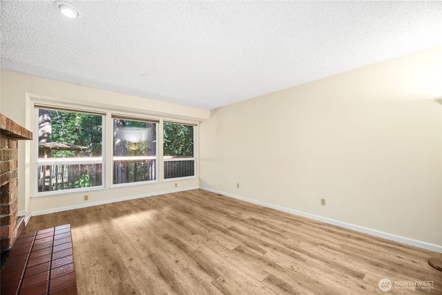 15604 SE 42nd Place, Bellevue, WA 98006