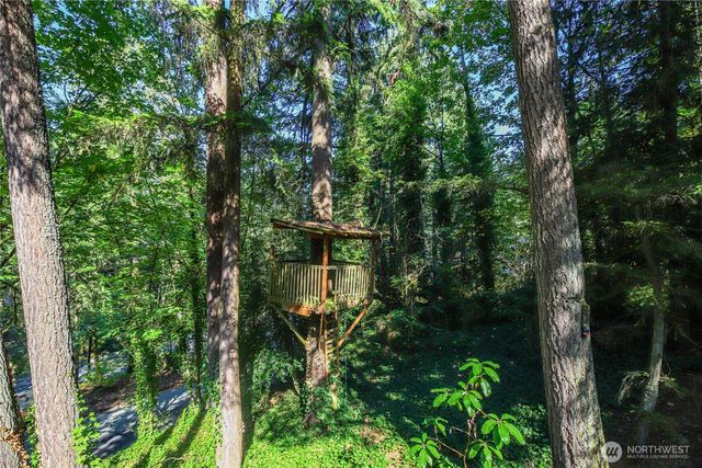 15604 SE 42nd Place, Bellevue, WA 98006