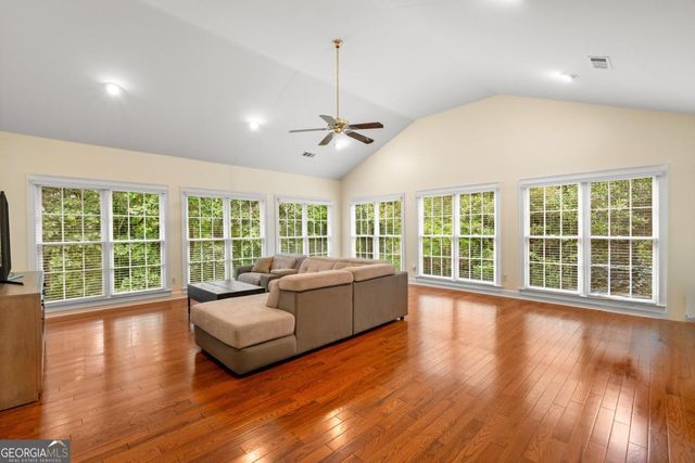 345 W Berwicke Common NE, Atlanta, GA 30342