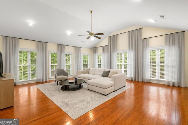 345 W Berwicke Common NE, Atlanta, GA 30342