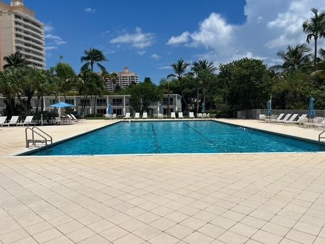 881 Ocean Drive TH3, Key Biscayne, FL 33149