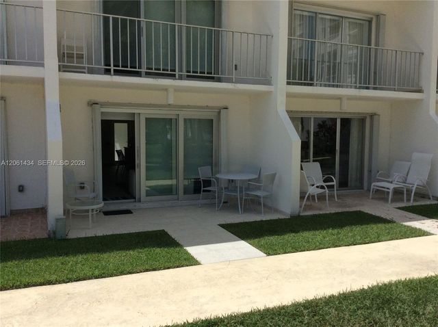 881 Ocean Drive TH3, Key Biscayne, FL 33149