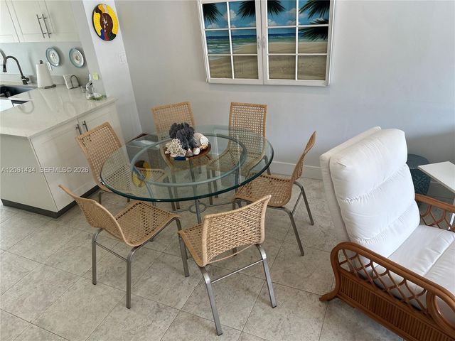 881 Ocean Drive TH3, Key Biscayne, FL 33149