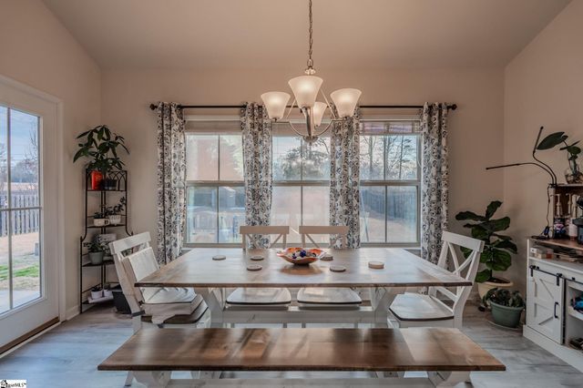 9 Chapel Hill Lane, Simpsonville, SC 29630