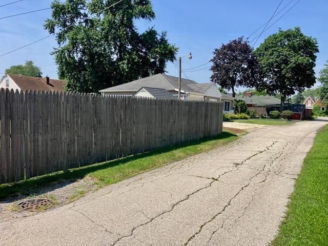 612 E Division Street, Lockport, IL 60441
