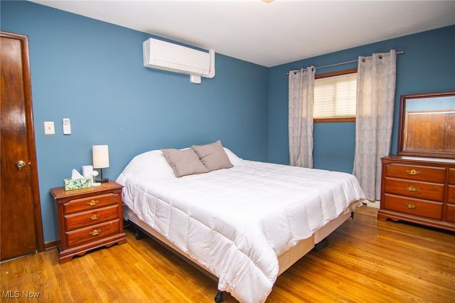 69649 Crescent Road, St Clairsville, OH 43950