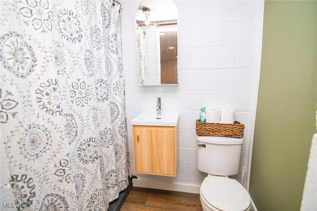 69649 Crescent Road, St Clairsville, OH 43950