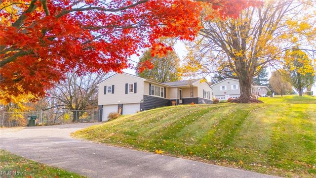 69649 Crescent Road, St Clairsville, OH 43950