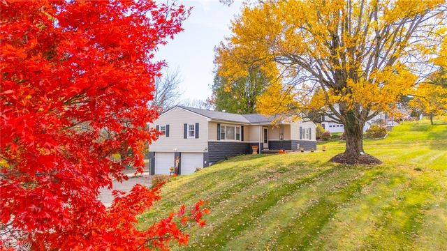 69649 Crescent Road, St Clairsville, OH 43950