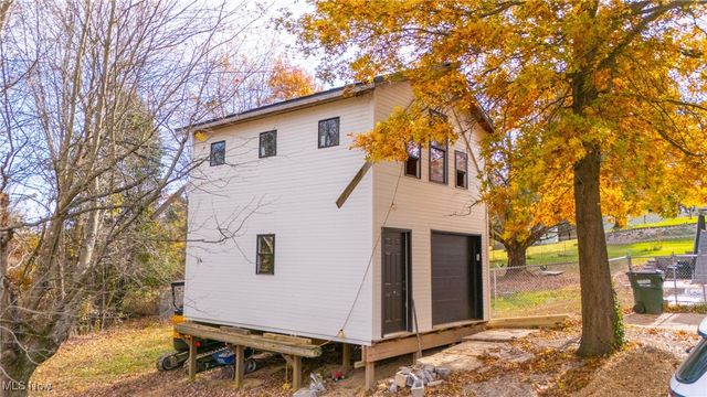 69649 Crescent Road, St Clairsville, OH 43950