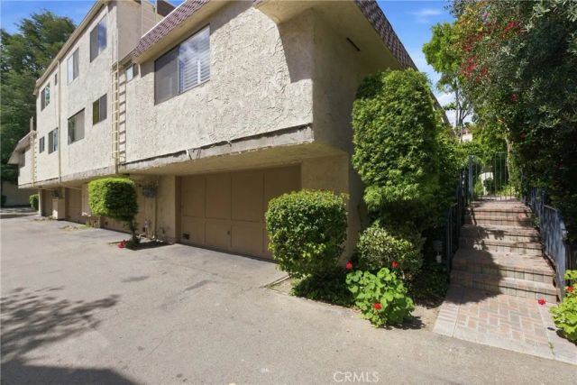 6225 Shoup Avenue 97, Woodland Hills, CA 91367