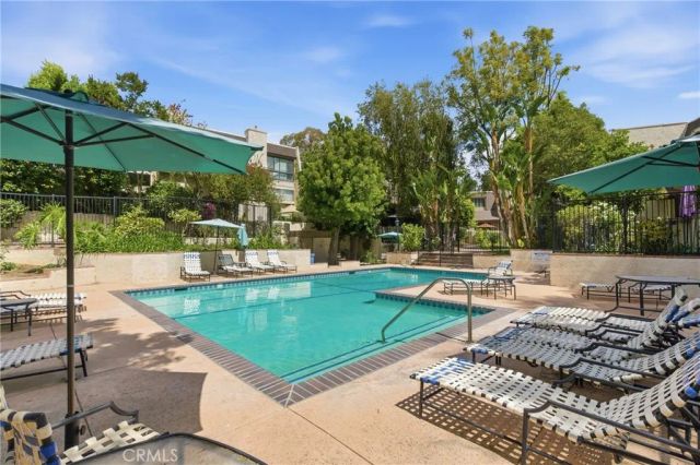 6225 Shoup Avenue 97, Woodland Hills, CA 91367