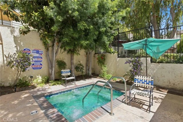 6225 Shoup Avenue 97, Woodland Hills, CA 91367