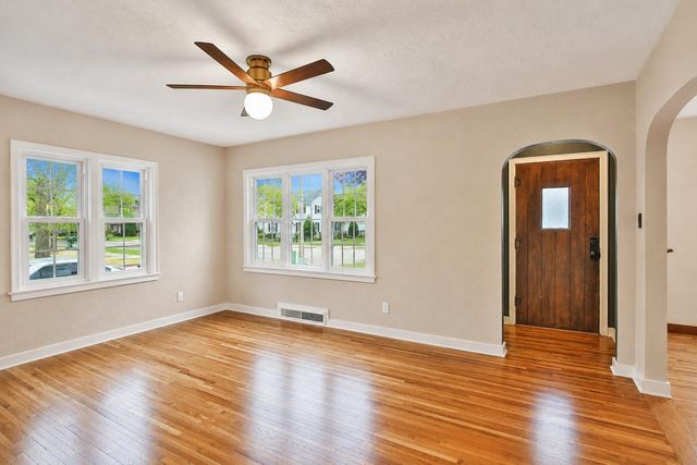 1100 9th Street NW, Austin, MN 55912