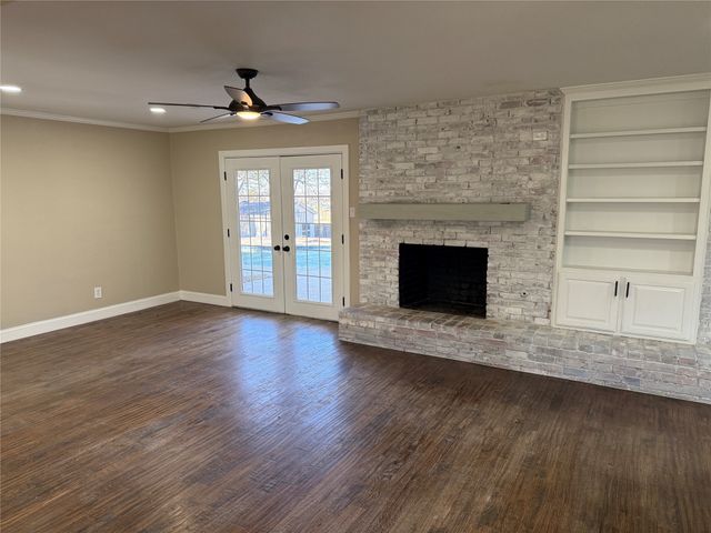 21 Devonshire Drive, Bedford, TX 76021