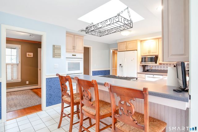 19 Surrey Lane, Branford, CT 06405