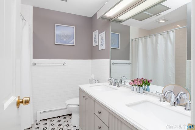 19 Surrey Lane, Branford, CT 06405