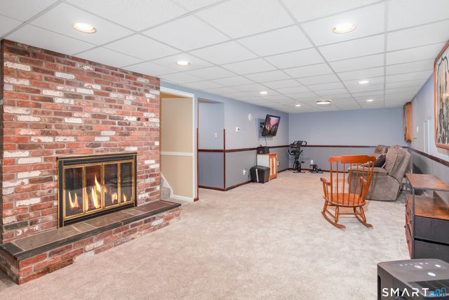 19 Surrey Lane, Branford, CT 06405