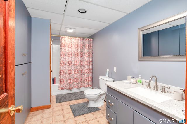 19 Surrey Lane, Branford, CT 06405