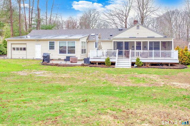 19 Surrey Lane, Branford, CT 06405