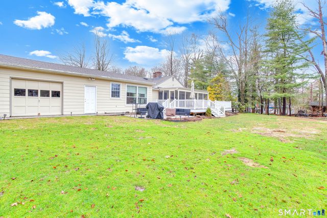 19 Surrey Lane, Branford, CT 06405