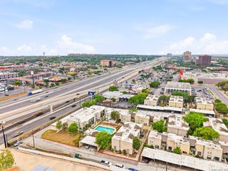 9915 Powhatan Dr Apt J3, San Antonio, TX 78230