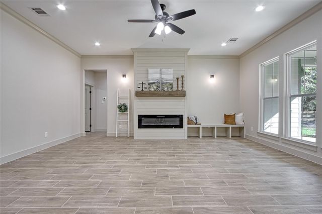 10518 Greenbriar Drive, Plantersville, TX 77363