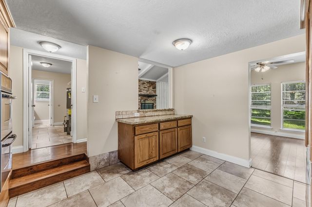 401 Woodmont, Huntsville, TX 77340