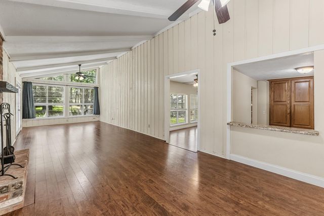 401 Woodmont, Huntsville, TX 77340