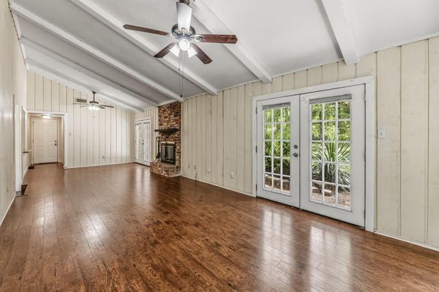 401 Woodmont, Huntsville, TX 77340