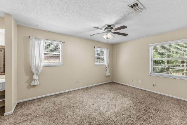 401 Woodmont, Huntsville, TX 77340