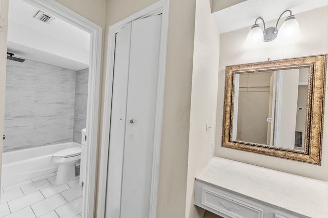 401 Woodmont, Huntsville, TX 77340