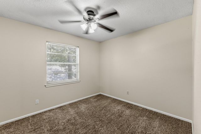 401 Woodmont, Huntsville, TX 77340