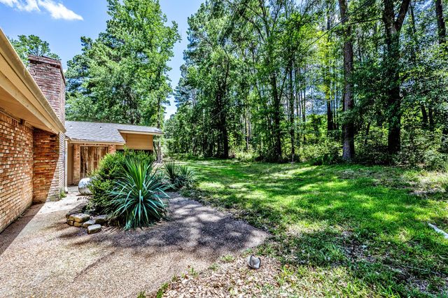 401 Woodmont, Huntsville, TX 77340