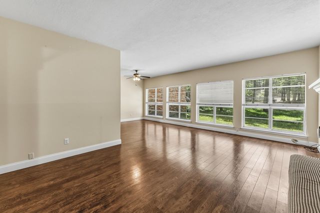 401 Woodmont, Huntsville, TX 77340