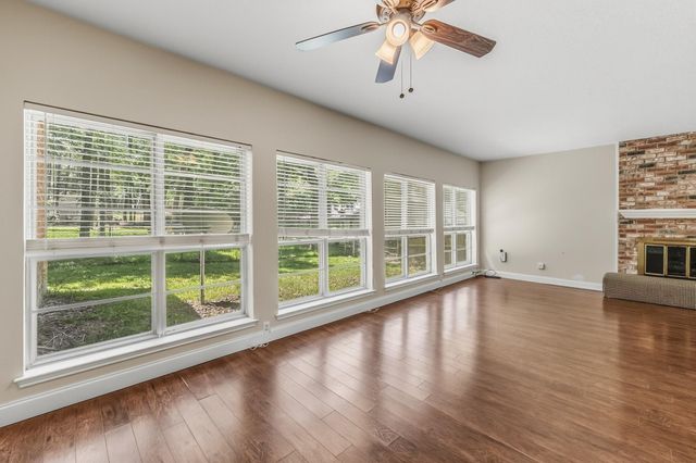 401 Woodmont, Huntsville, TX 77340