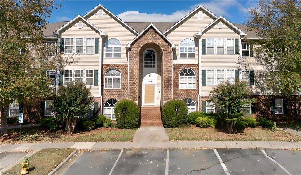 124 Mill Pond Drive, Winston-salem, NC 27106