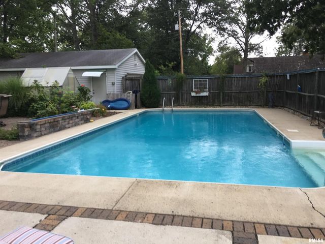 821 E 6TH Street, Centralia, IL 62801