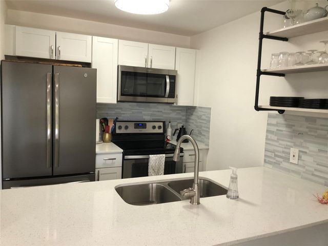6409 Burns ST 306, Austin, TX 78752
