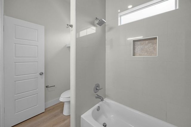5511 Black Pine Circle, Granbury, TX 76048