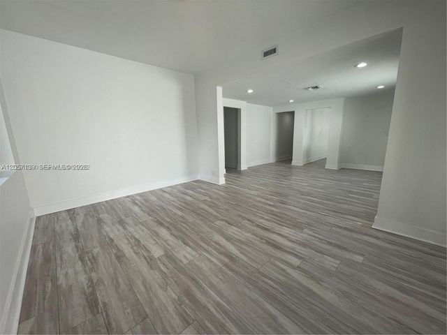 1520 SW 10th St, Miami, FL 33135