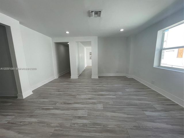 1520 SW 10th St, Miami, FL 33135