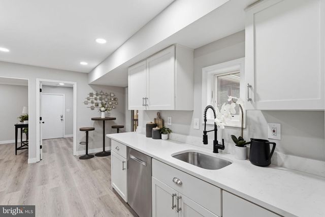 10166 YORKTOWN WAY, Great Falls, VA 22066