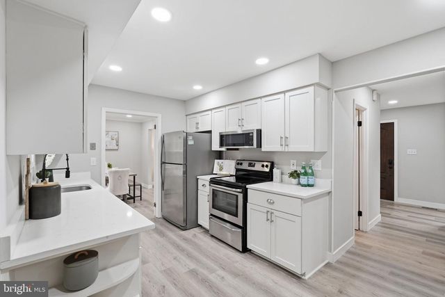 10166 YORKTOWN WAY, Great Falls, VA 22066