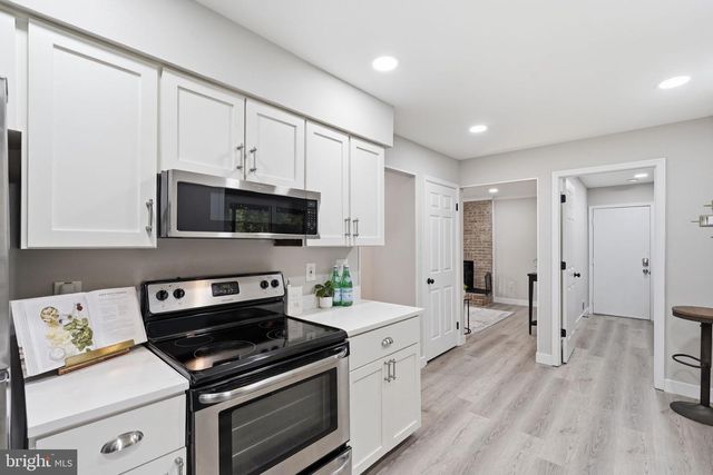 10166 YORKTOWN WAY, Great Falls, VA 22066