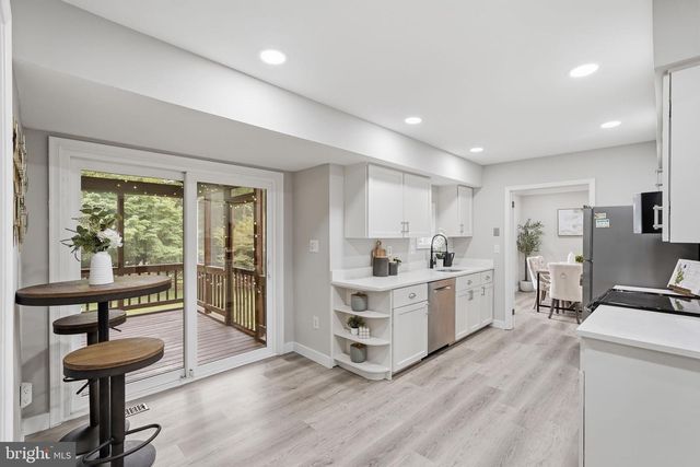 10166 YORKTOWN WAY, Great Falls, VA 22066