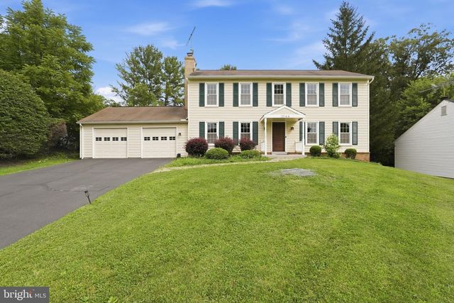 10166 YORKTOWN WAY, Great Falls, VA 22066